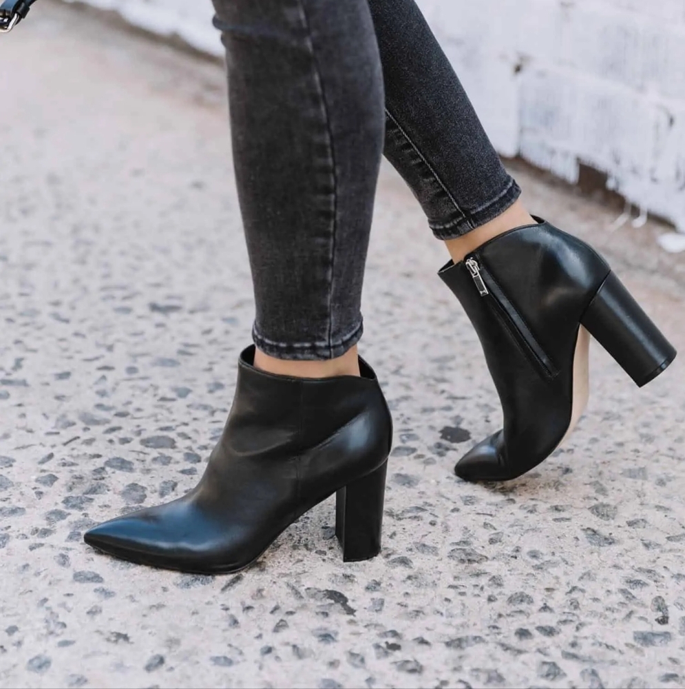 Marc Fisher Unno Booties